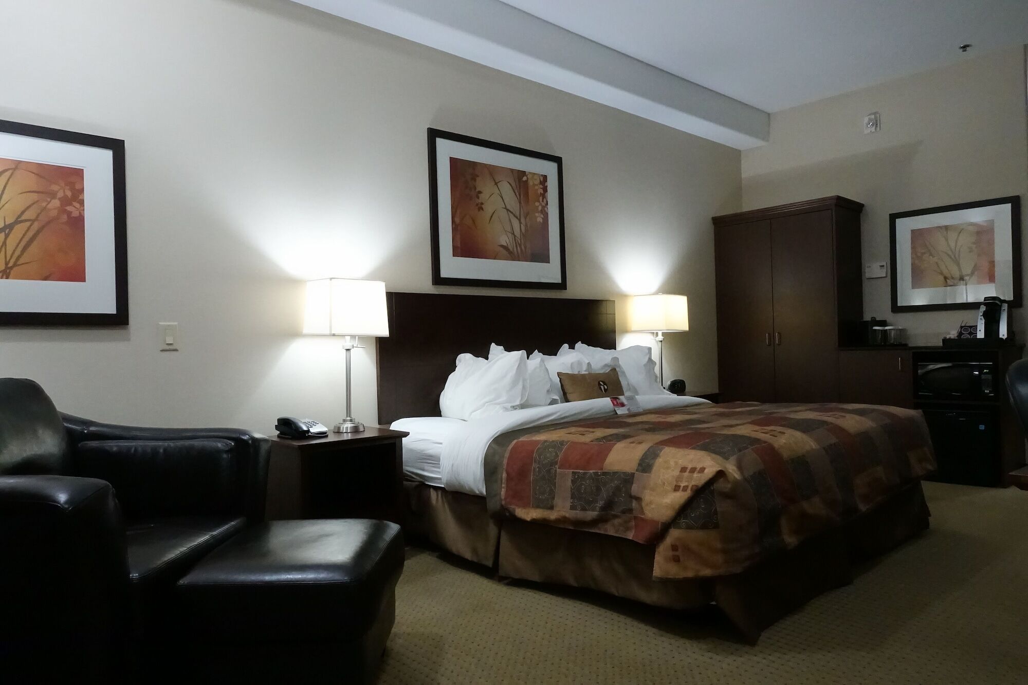 Hotel Ramada By Wyndham Weyburn Exteriér fotografie